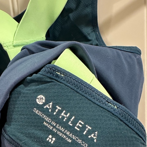 Athleta Sports Bra - Picture 3 of 4